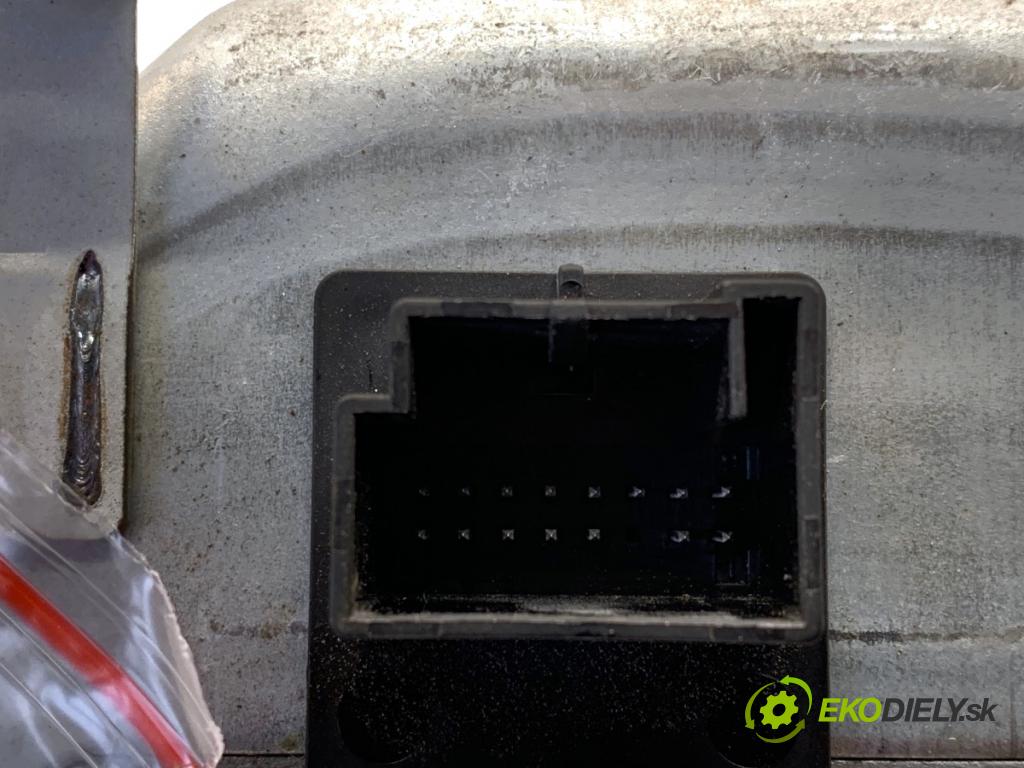 VW GOLF VII liftback 2016 85 kW e-Golf  blokáda volantu 5Q0905861A (Řízení ostatní)