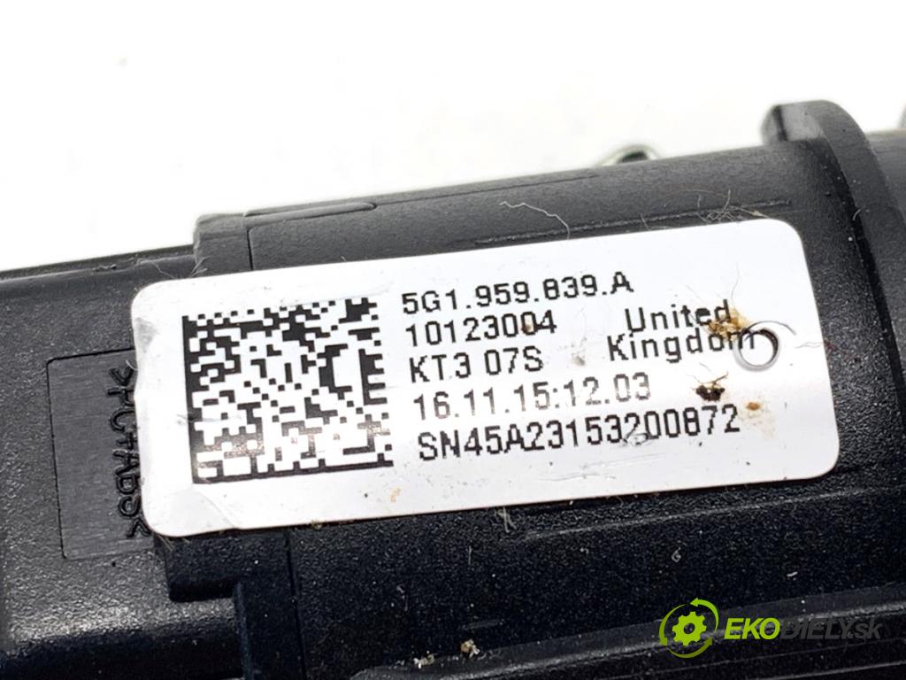 VW GOLF VII liftback 2016 85 kW e-Golf  vypínač ZAPALOVANIE: START/STOP 5G1959839A
