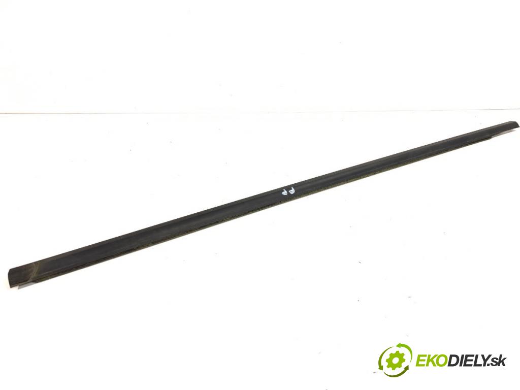 VW GOLF VII liftback 2016 85 kW e-Golf  Lišta Sbírání: predný pravy 