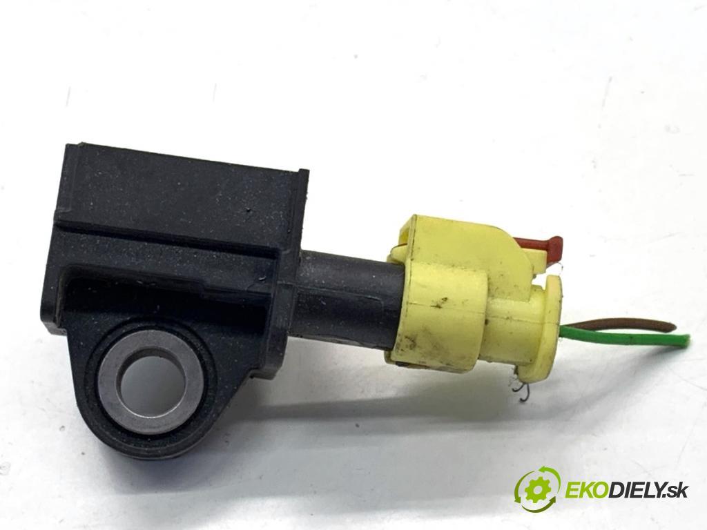 VW GOLF VII liftback 2016 85 kW e-Golf  Snímač nárazu 5Q0959651 (Snímač nárazu)