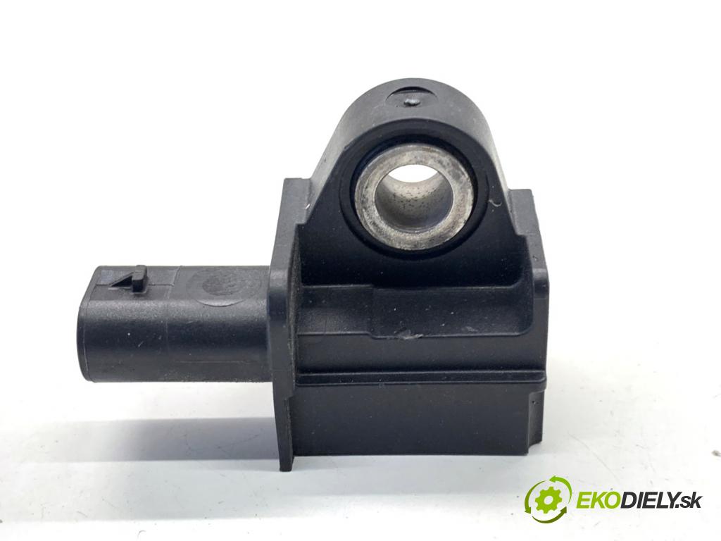 VW GOLF VII liftback 2016 85 kW e-Golf  Snímač nárazu 5Q0959651 (Snímač nárazu)