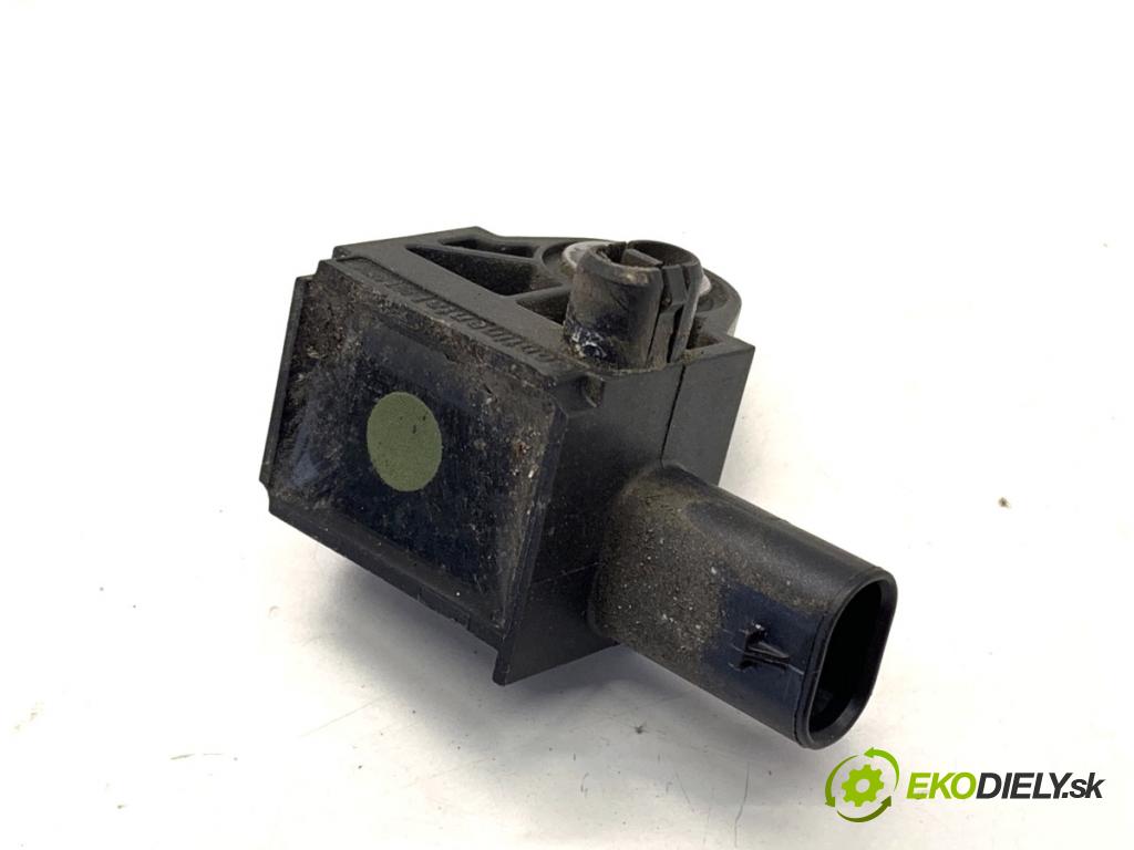 VW GOLF VII liftback 2016 85 kW e-Golf Snímač nárazu 5Q0959651 (Snímač nárazu)