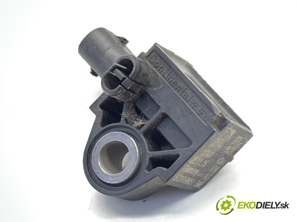 VW GOLF VII liftback 2016 85 kW e-Golf  Snímač nárazu 5Q0959651 (Snímač nárazu)