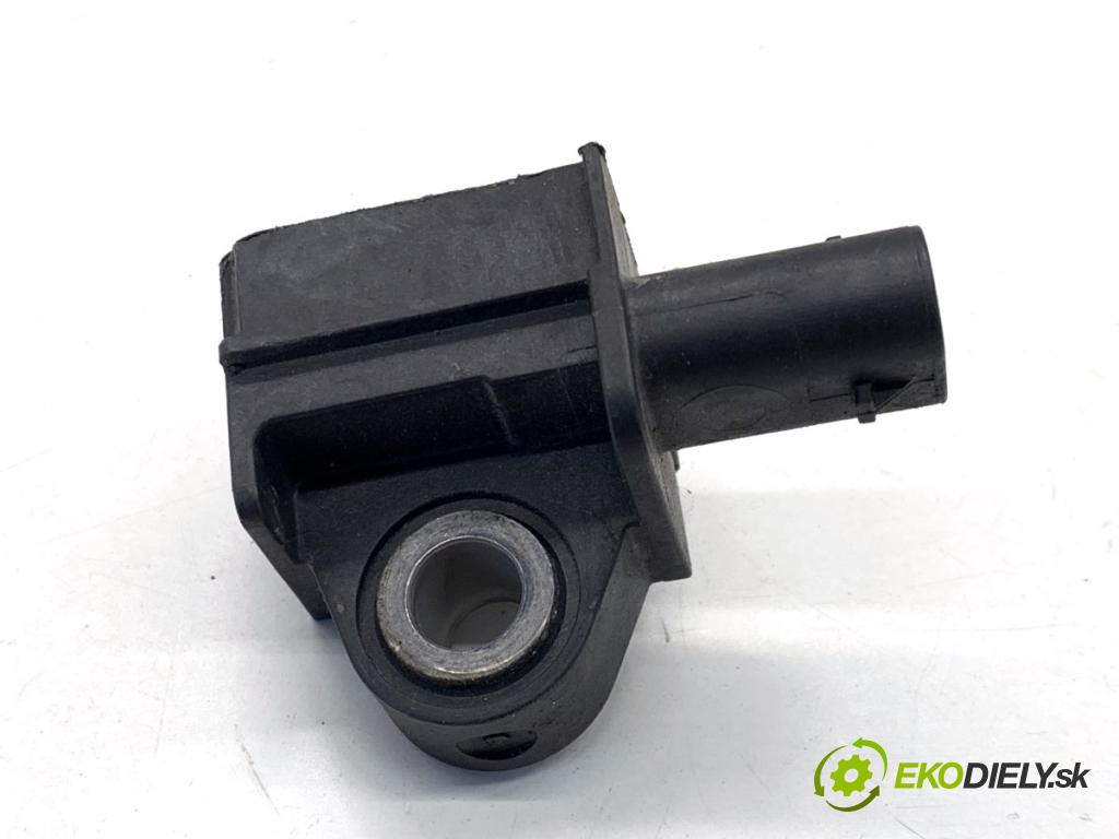 VW GOLF VII liftback 2016 85 kW e-Golf  Snímač nárazu 5Q0959651 (Snímač nárazu)