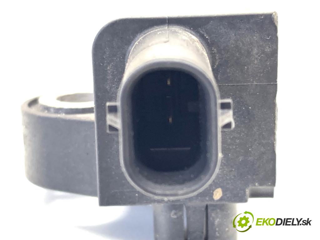 VW GOLF VII liftback 2016 85 kW e-Golf  Snímač nárazu 5Q0959651 (Snímač nárazu)