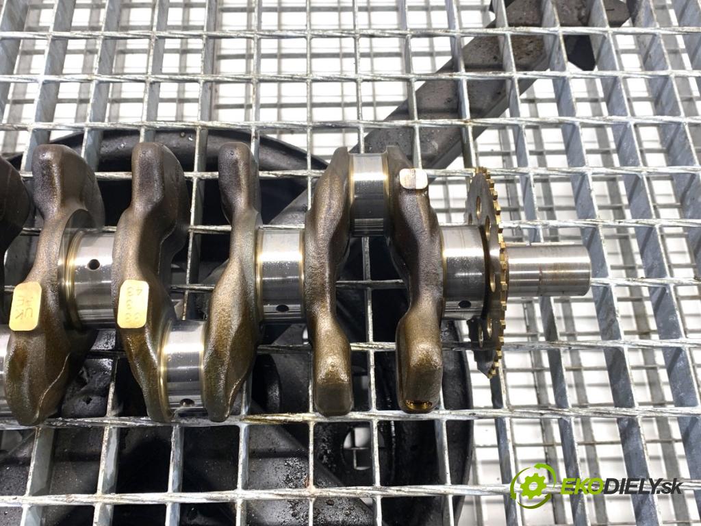 LEXUS CT liftback 2011 73 kW 200h (ZWA10_) 1798 Kardaň, hriadeľ KLIKA: (Blok motora ostatné)