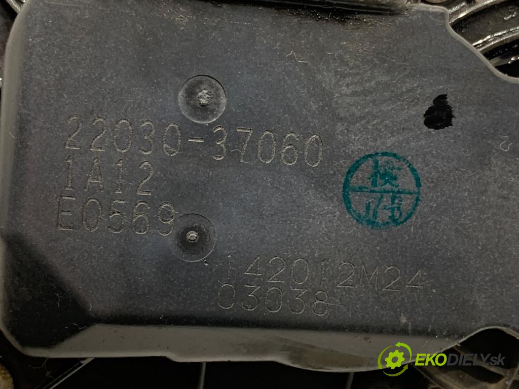 LEXUS CT liftback 2011 73 kW 200h (ZWA10_) 1798 Škrtiaca klapka 22030-37060 (Škrtiaca klapka)