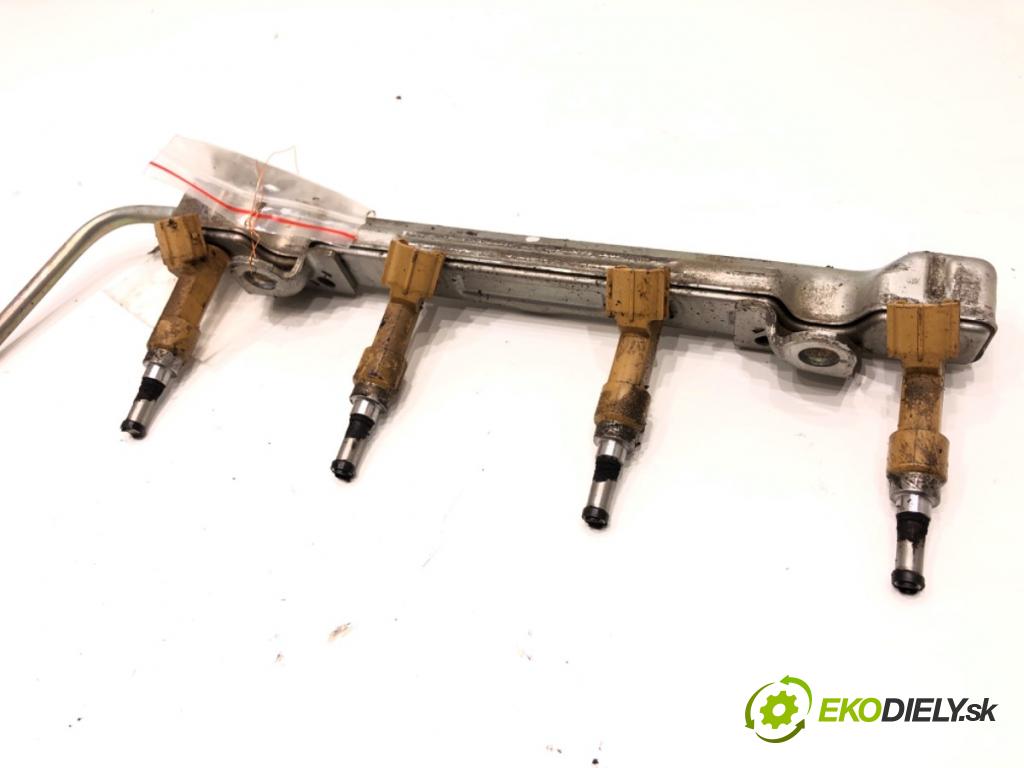 LEXUS CT liftback 2011 73 kW 200h (ZWA10_) 1798 lišta vstřikovací trysky: 23250-37010