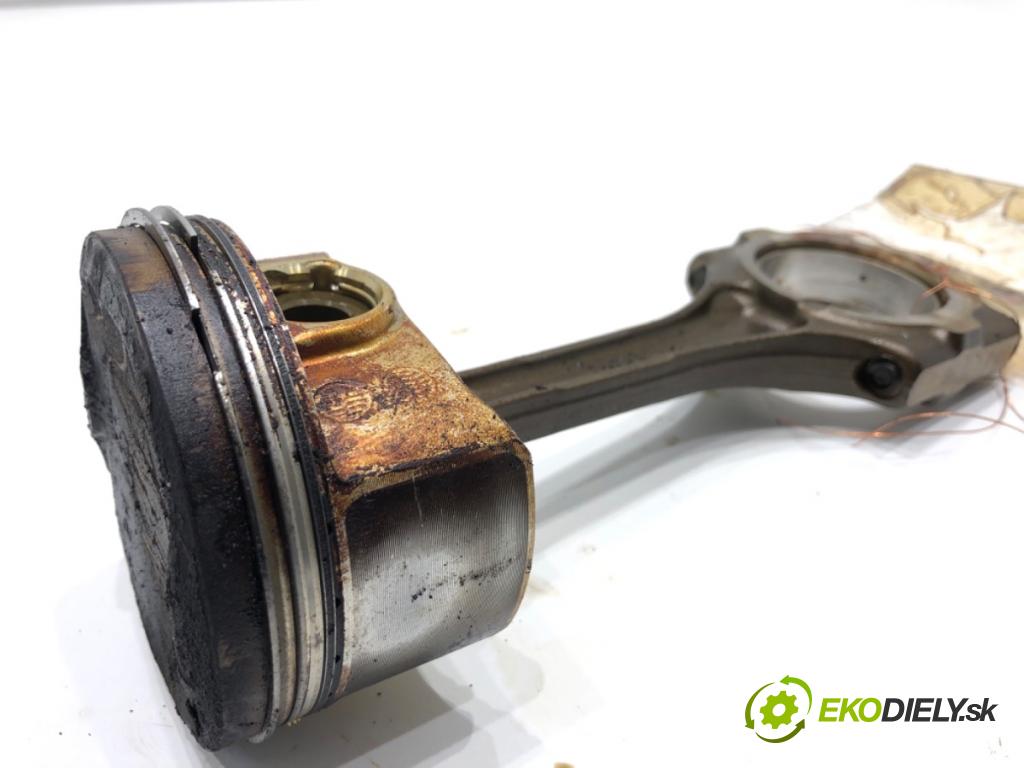 LEXUS CT liftback 2011 73 kW 200h (ZWA10_) 1798 PIEST: ojnica  (Piest)