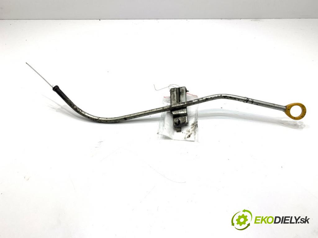 LEXUS CT liftback 2011 73 kW 200h (ZWA10_) 1798 měřítko 