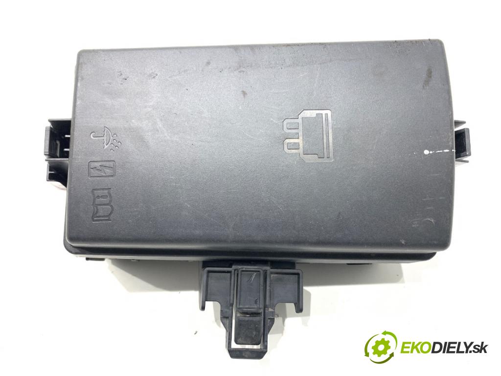 VW GOLF VII liftback 2016 85 kW e-Golf  Skrinka poistková 5Q0907361C (Poistková skrinka)