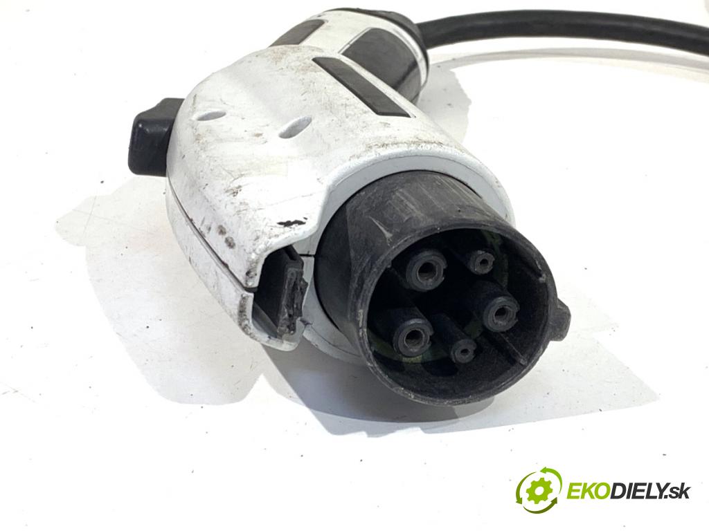 VW GOLF VII liftback 2016 85 kW e-Golf  NABÍJEČKA: elektrická KABEL trubka 5QE971675CT
