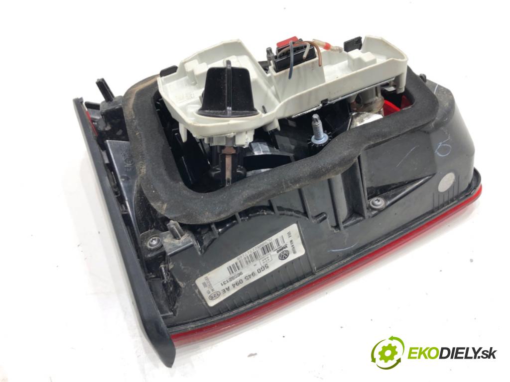 VW GOLF VII liftback 2016 85 kW e-Golf  světlo zadní část pravá vnitřní 5G0945094AE (Klika dveří ostatní)