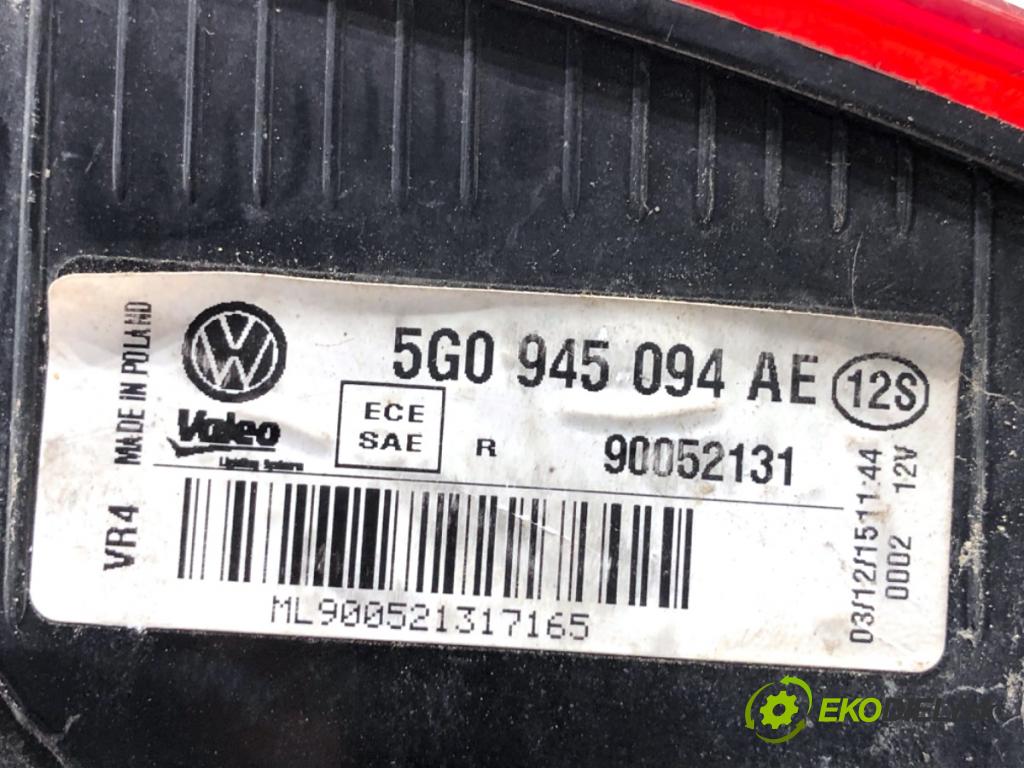 VW GOLF VII liftback 2016 85 kW e-Golf  světlo zadní část pravá vnitřní 5G0945094AE (Klika dveří ostatní)