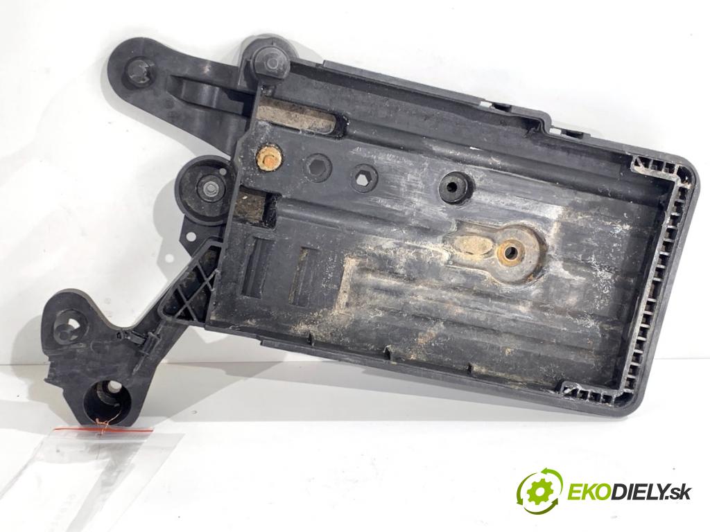 VW GOLF VII liftback 2016 85 kW e-Golf  obal akumulátora 5Q0915321G