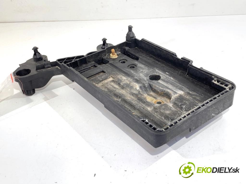 VW GOLF VII liftback 2016 85 kW e-Golf Obal akumulátora 5Q0915321G