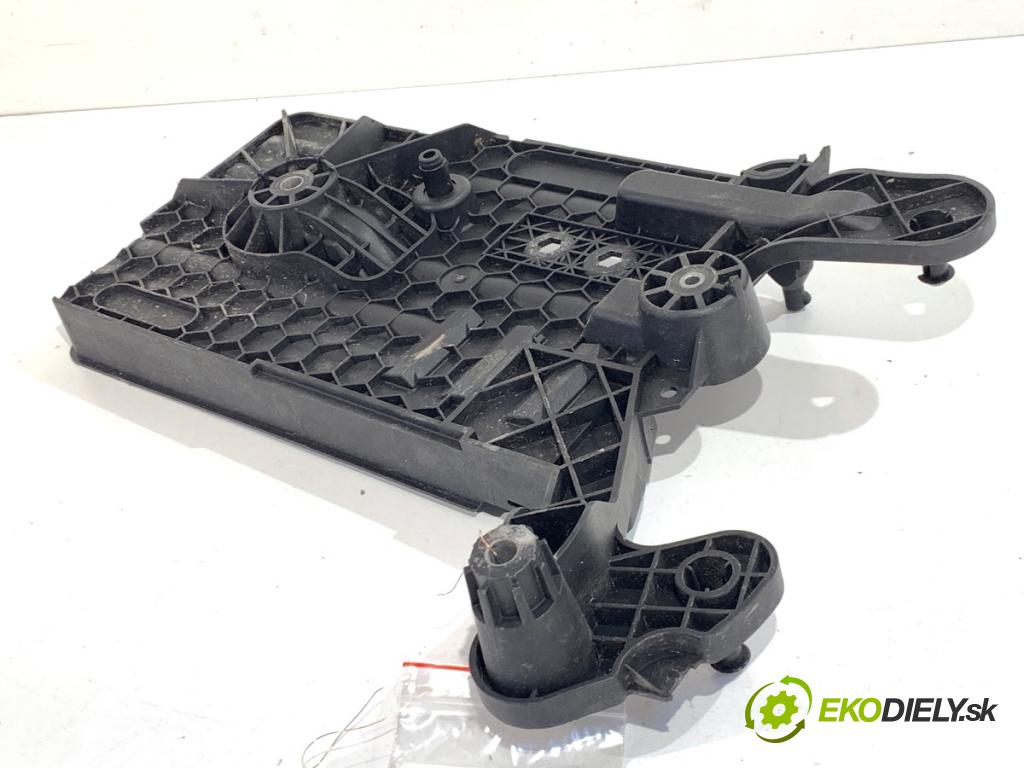 VW GOLF VII liftback 2016 85 kW e-Golf Obal akumulátora 5Q0915321G