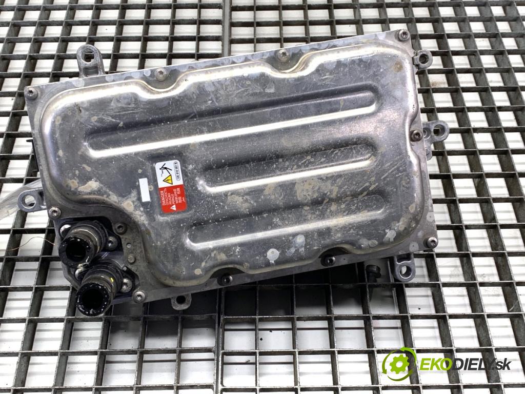 VW GOLF VII liftback 2016 85 kW e-Golf  invertor NABÍJAČKA: GENERÁTOR: BATERIE: 5QE907070D