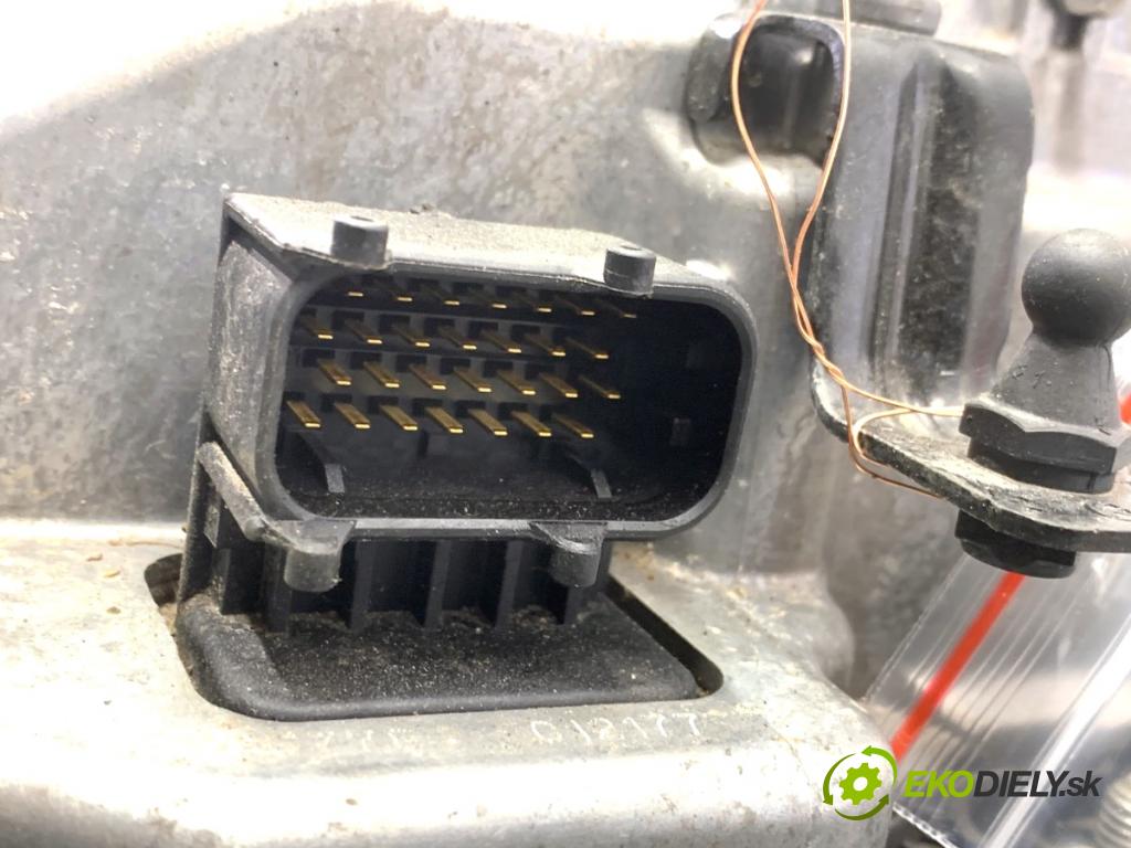 VW GOLF VII liftback 2016 85 kW e-Golf  invertor NABÍJAČKA: GENERÁTOR: BATERIE: 5QE907070D