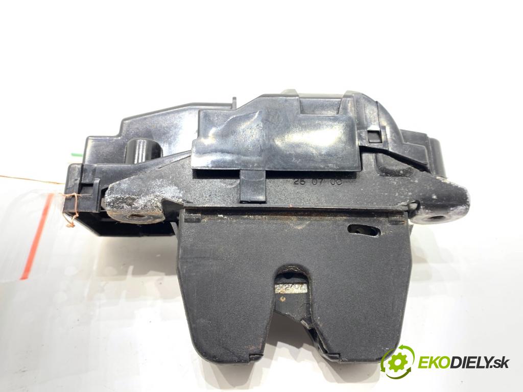 PEUGEOT 308 I liftback 2007 88 kW 1.6 16V 1598 zámok dverí zad 9660403880