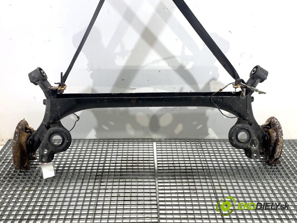 PEUGEOT 308 I liftback 2007 88 kW 1.6 16V 1598 výztuha zadní část