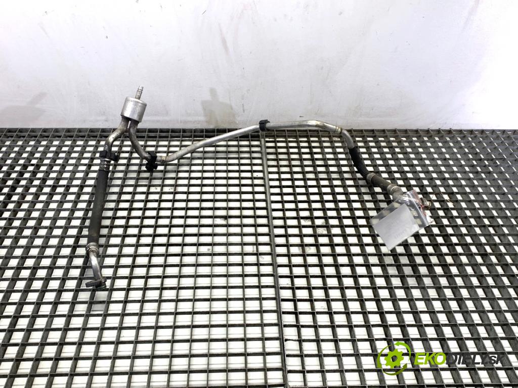 PEUGEOT 308 I liftback 2007 88 kW 1.6 16V 1598 rúrka klimatizace  (Trubka klimatizace)