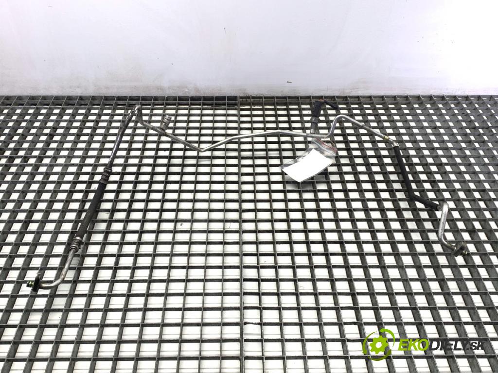 PEUGEOT 308 I liftback 2007 88 kW 1.6 16V 1598 rúrka klimatizace  (Trubka klimatizace)