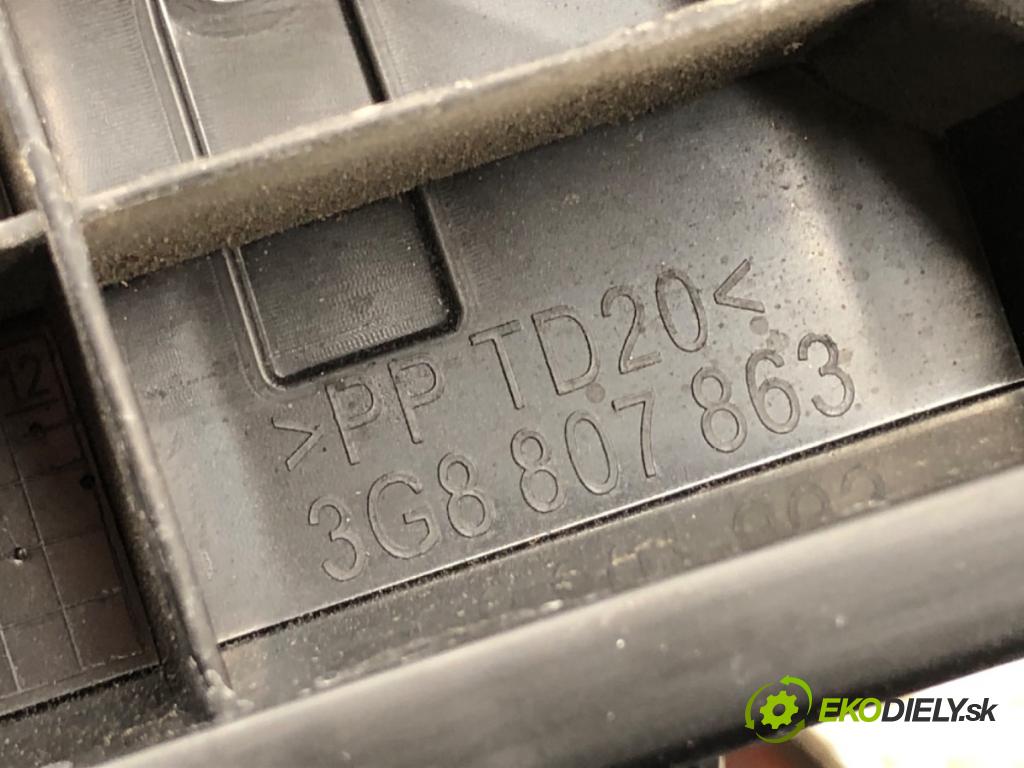 VW ARTEON liftback 2021 235 kW TSI R 1984 Úchyt nárazníka zad stredový 3G8807863