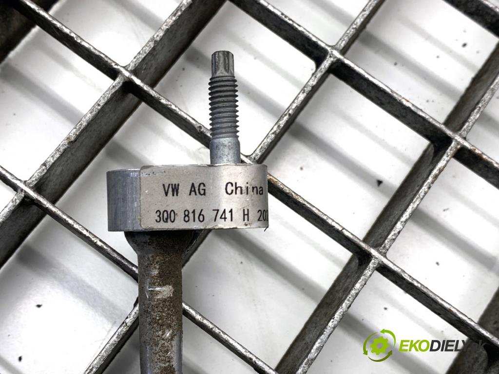 VW ARTEON liftback 2021 235 kW TSI R 1984 rúrka klimatizace 3Q0816741H (Trubka klimatizace)