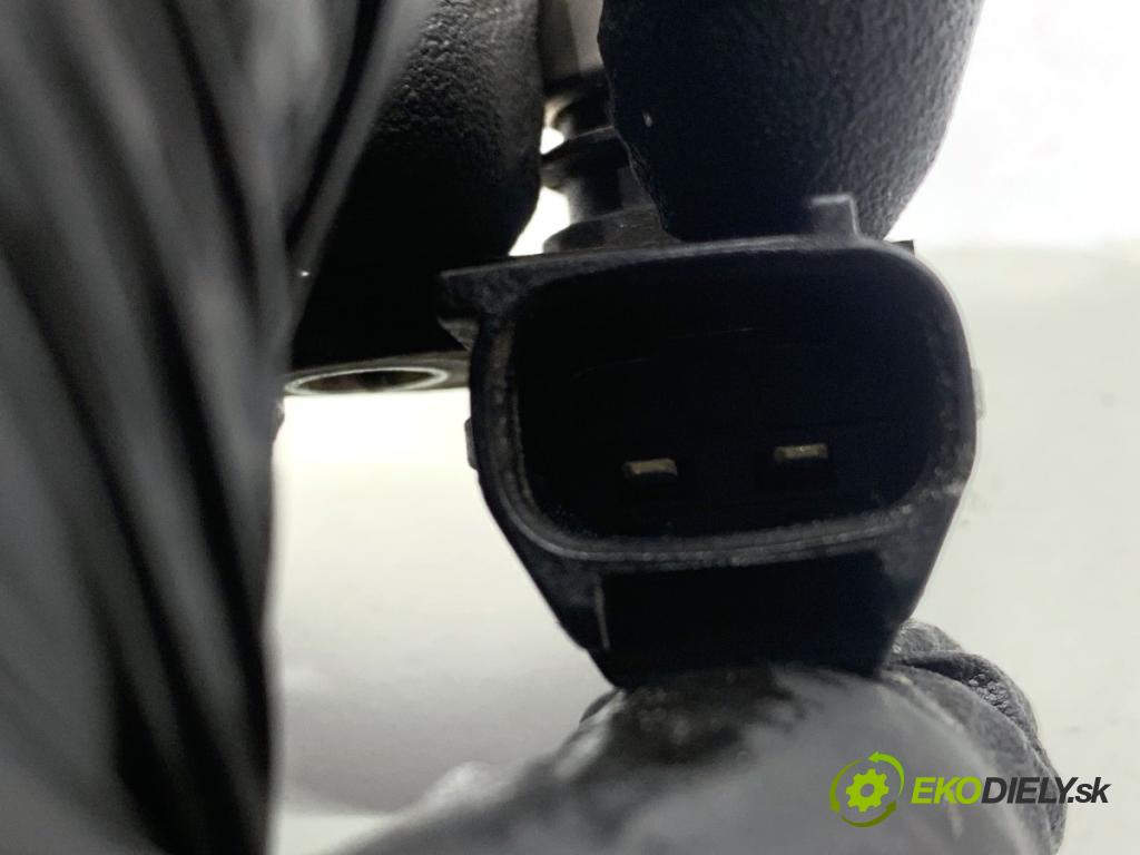 VOLVO V70 III Kombi 2008 147 kW 2.5 T 2521 Snímač pozície hriadeľa kľukového 30713485 (Snímač polohy kľukového hriadeľa)