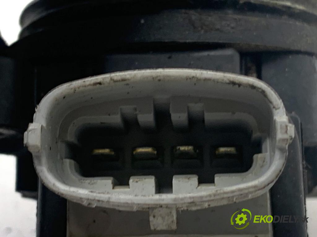 VOLVO V70 III Kombi 2008 147 kW 2.5 T 2521 Cievka zapaľovacia 30713417 (Zapaľovacia cievka)