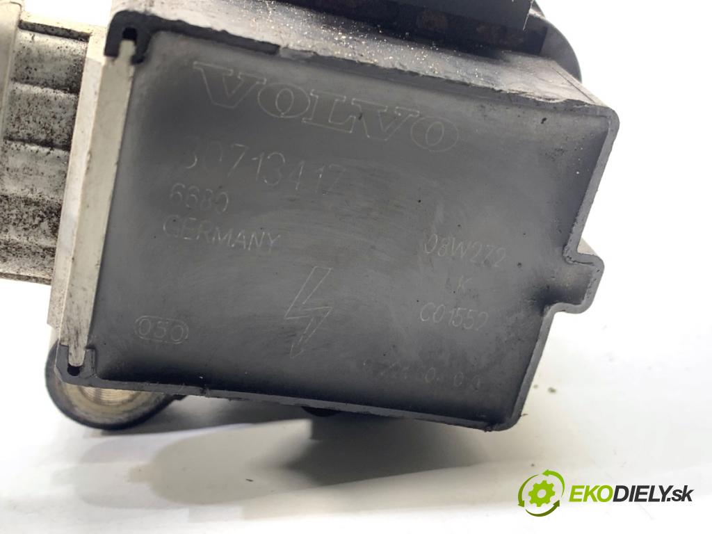 VOLVO V70 III Kombi 2008 147 kW 2.5 T 2521 cívka zapalovací 30713417 (Zážehová cívka)