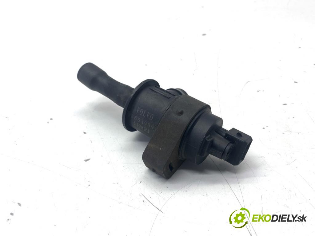 VOLVO V70 III Kombi 2008 147 kW 2.5 T 2521 ventil výparů paliva 8653909