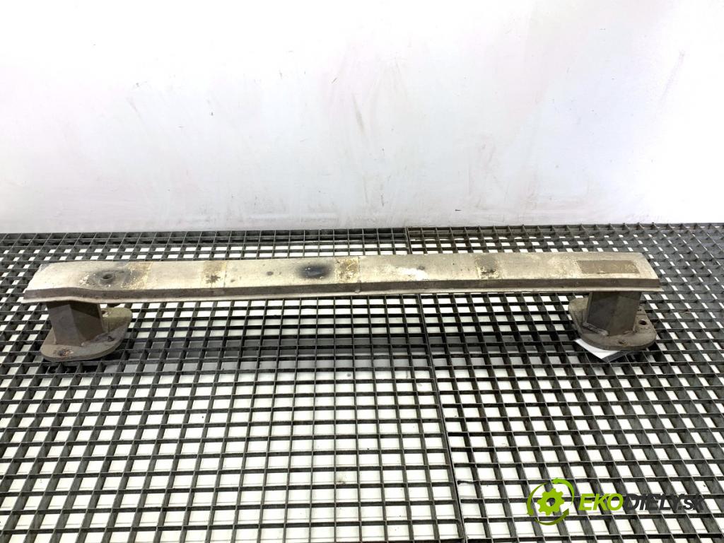 PEUGEOT 308 I liftback 2007 88 kW 1.6 16V 1598 výztuha nárazníka zadní část  (Zadní výztuha)