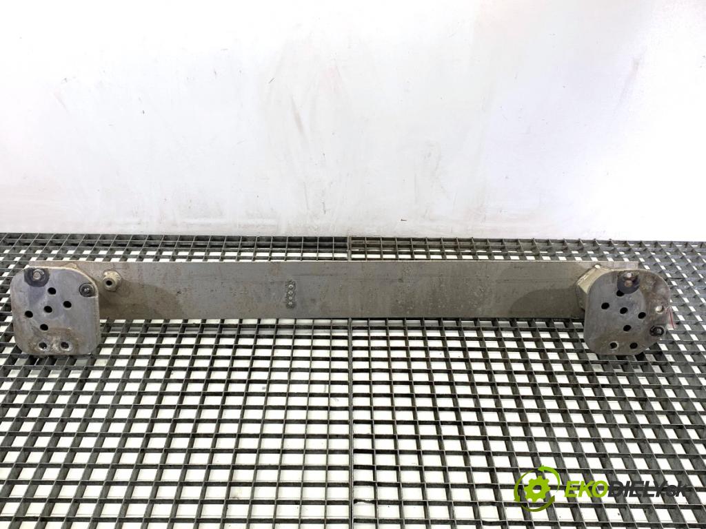 PEUGEOT 308 I liftback 2007 88 kW 1.6 16V 1598 výztuha nárazníka zadní část  (Zadní výztuha)