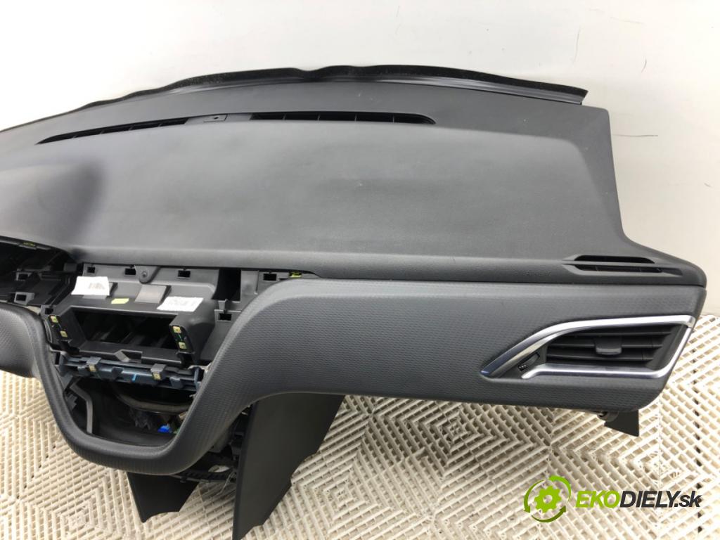 PEUGEOT 2008 I SUV 2018 81 kW 1.2 THP 110 / PureTech 110 1199 Palubná doska VANKÚŠ: spolujazdca 98021008XM