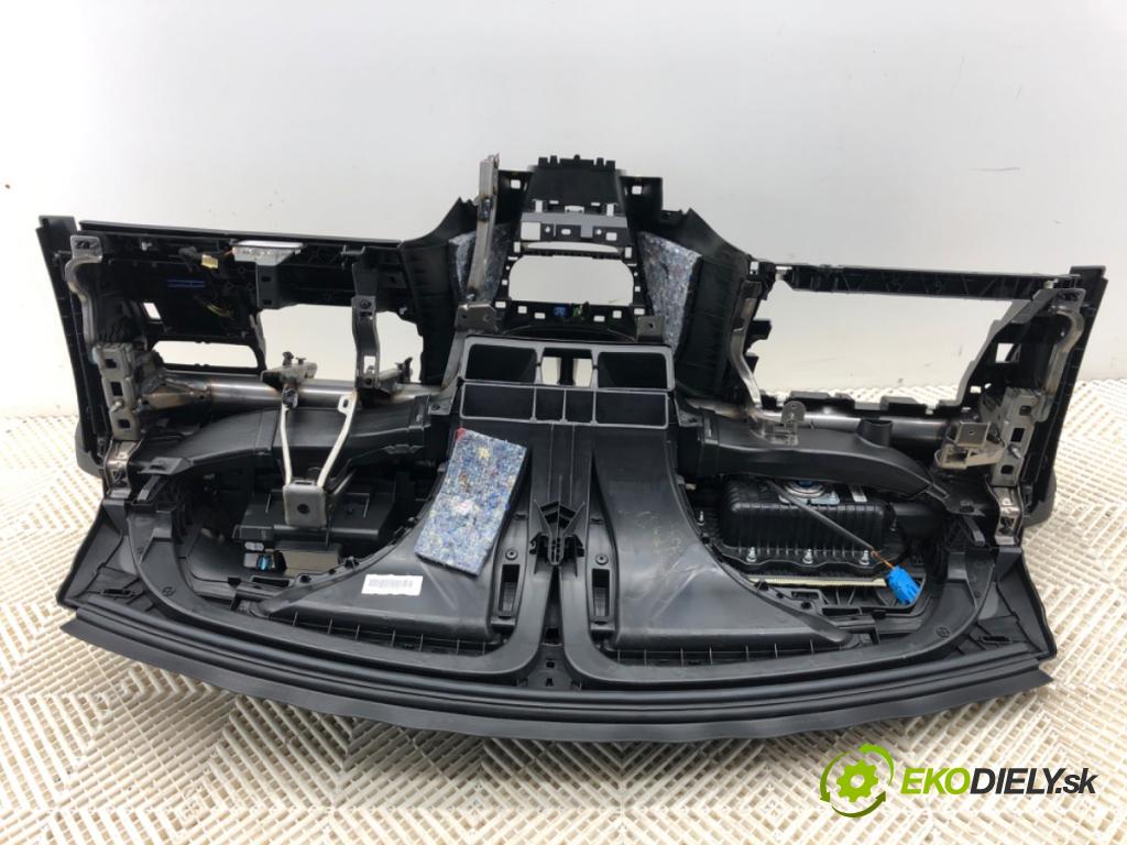 PEUGEOT 2008 I SUV 2018 81 kW 1.2 THP 110 / PureTech 110 1199 Palubná doska VANKÚŠ: spolujazdca 98021008XM