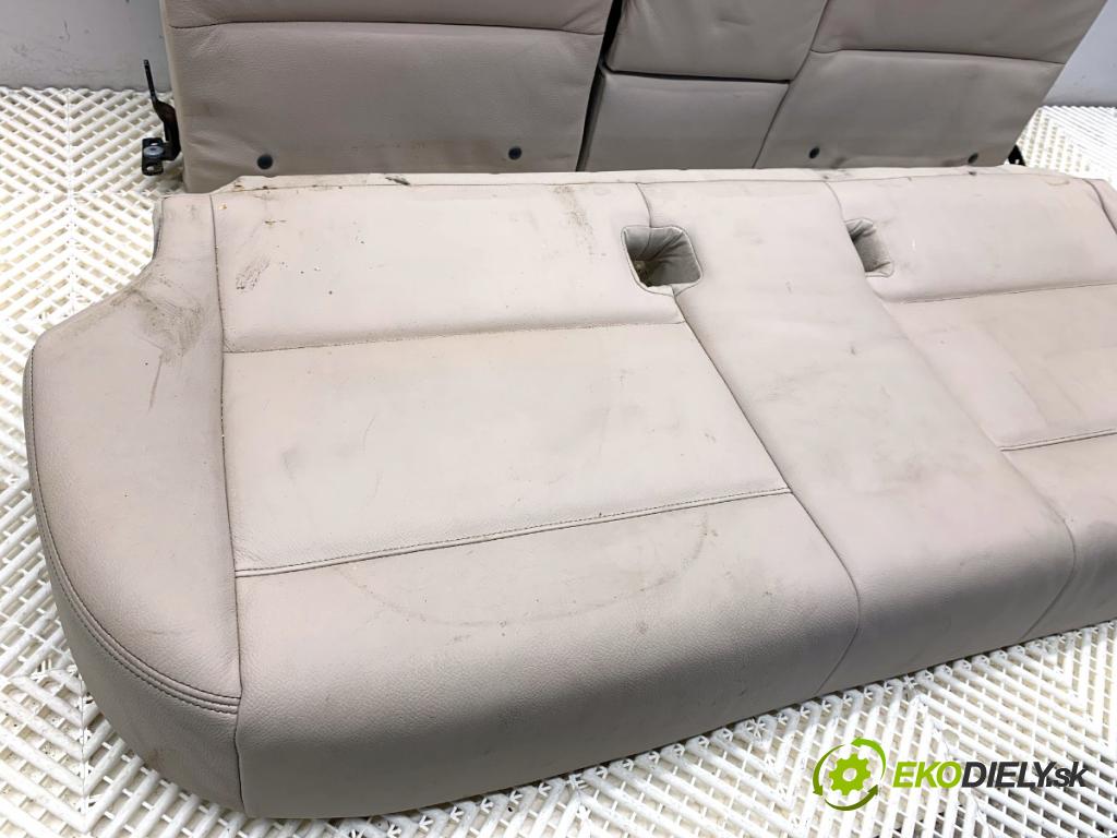 BMW F25 SUV 2016 180 kW xDrive 28 i 1997 sedadla sedačky sedadlo boční Tunel