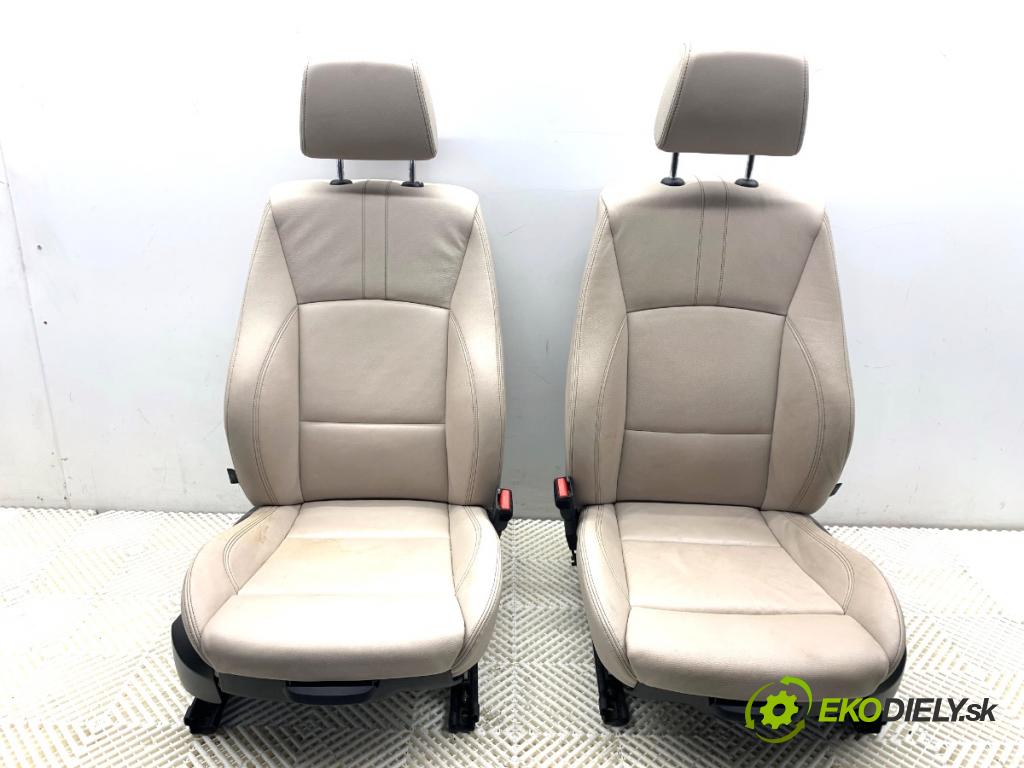 BMW F25 SUV 2016 180 kW xDrive 28 i 1997 sedadla sedačky sedadlo boční Tunel