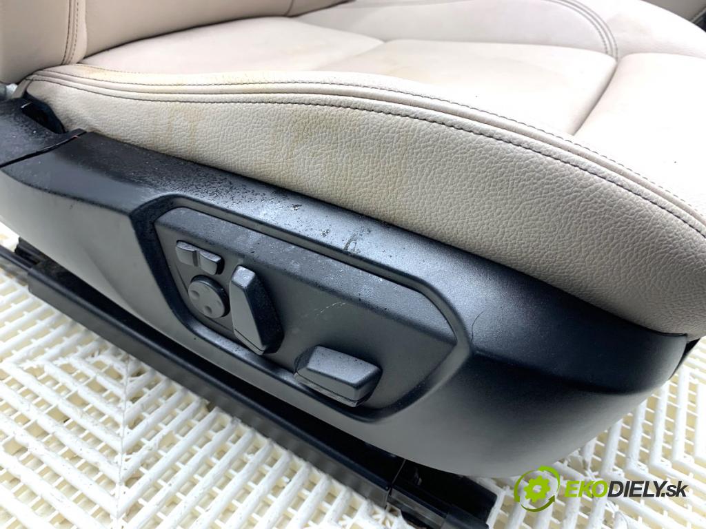 BMW F25 SUV 2016 180 kW xDrive 28 i 1997 sedadla sedačky sedadlo boční Tunel