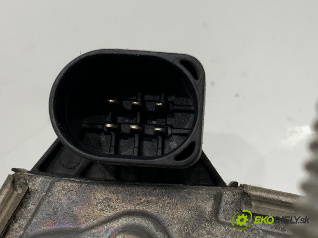 VW ARTEON liftback 2021 235 kW TSI R 1984 Škrtiaca klapka 06Q133062A (Škrtiaca klapka)