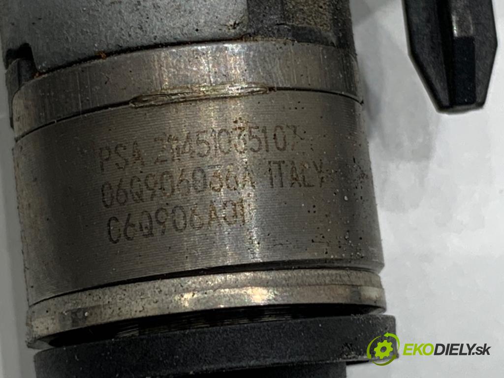 VW ARTEON liftback 2021 235 kW TSI R 1984 lišta vstřikovací trysky: 06Q133317B