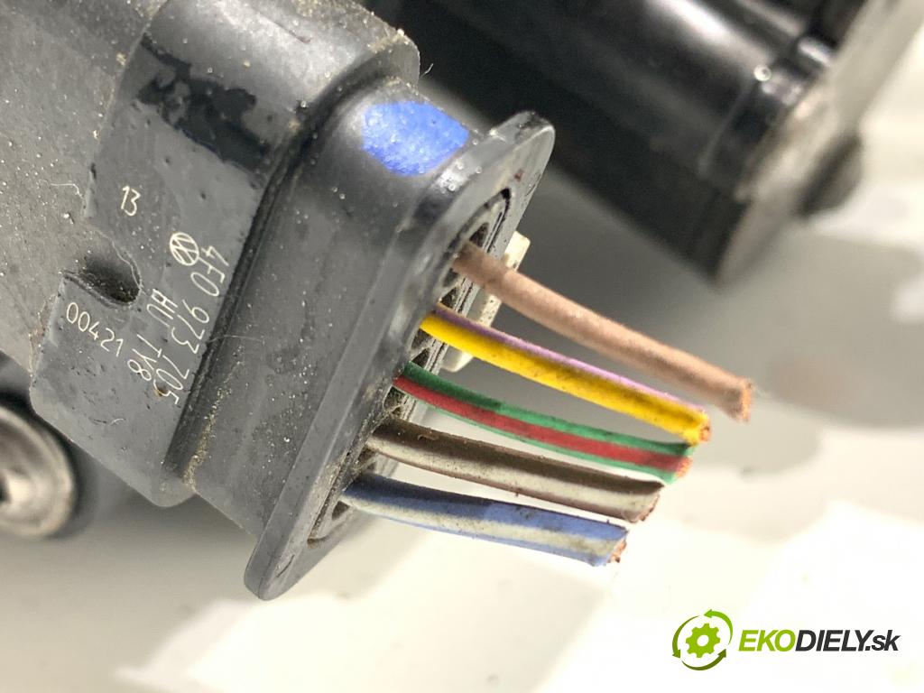 VW ARTEON liftback 2021 235 kW TSI R 1984 pumpa vody  (Vodní pumpa)