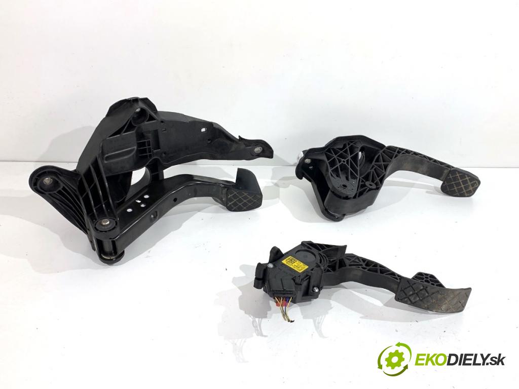 SKODA FABIA III liftback 2019 44 kW 1.0 999 PEDÁL: manuálne 6C1721058D (Potenciometer plynového pedálu)