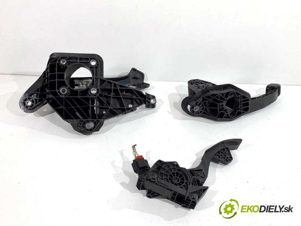 SKODA FABIA III liftback 2019 44 kW 1.0 999 PEDÁL: manuálne 6C1721058D (Potenciometer plynového pedálu)