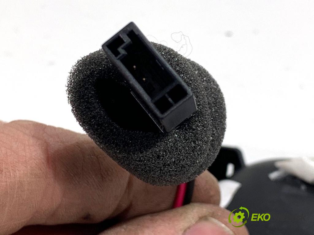 SKODA FABIA III liftback 2019 44 kW 1.0 999 Kľučka vnútorná pravy predný 6V0867436