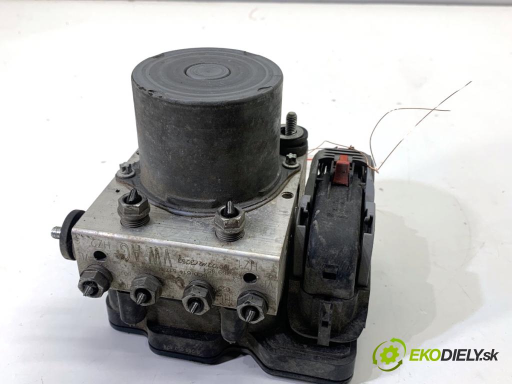 SKODA FABIA III liftback 2019 44 kW 1.0 999 Pumpa ABS 6C0907379R (Pumpa ABS)