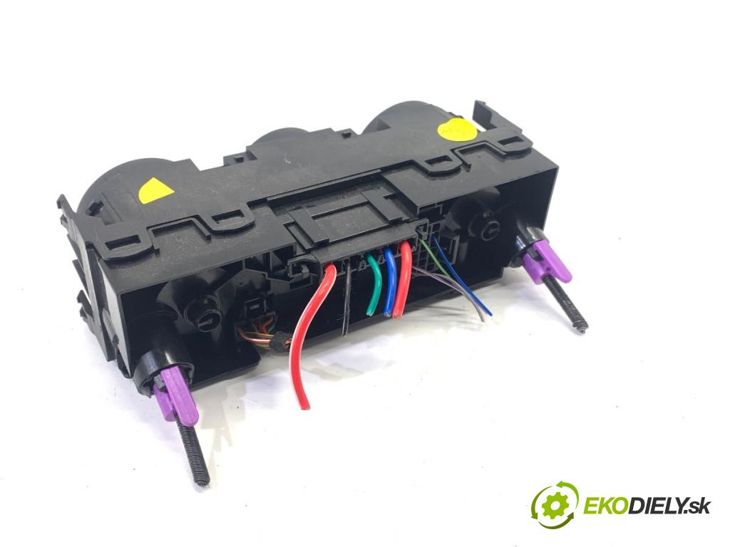 SKODA FABIA III liftback 2019 44 kW 1.0 999 Panel ovládania kúrenia (Prepínacie páčky pod volantom)