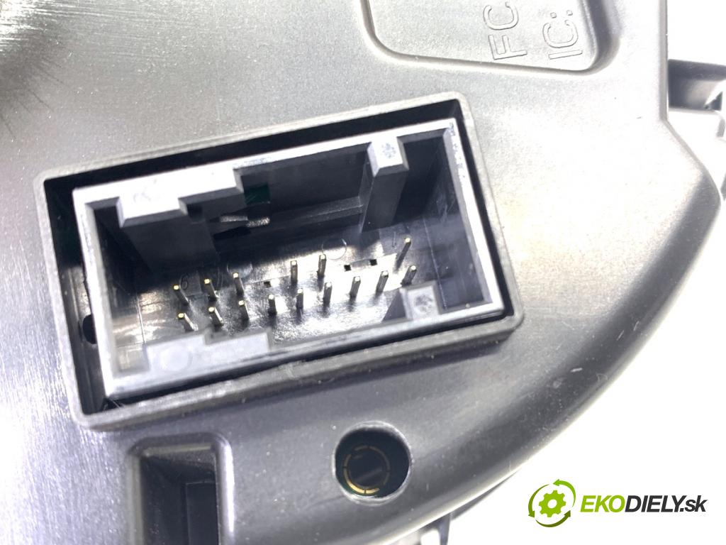 SKODA FABIA III liftback 2019 44 kW 1.0 999 Prístrojovka 6V0920700D (Prístrojová doska)