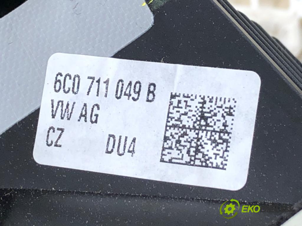 SKODA FABIA III liftback 2019 44 kW 1.0 999 kulisa 6C0711049B (Řadicí páka (kulisa) )